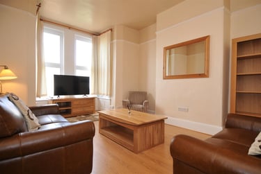 5 bed house, Salcombe Road, Greenbank, Plymouth, PL47NF - Image 1
